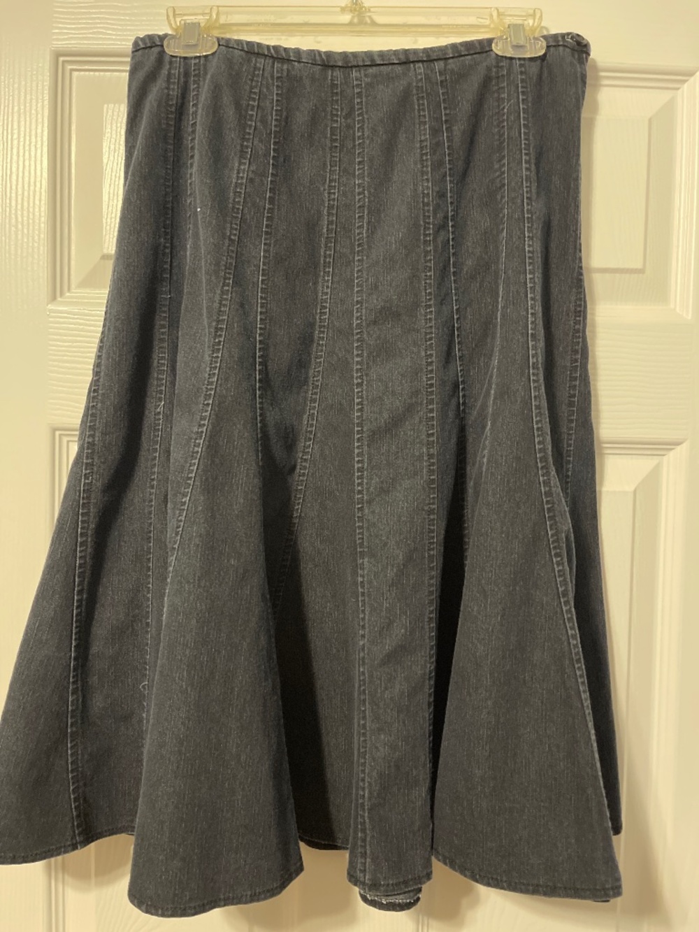 Larry Levine black stretch denim skirt flared gored size 8